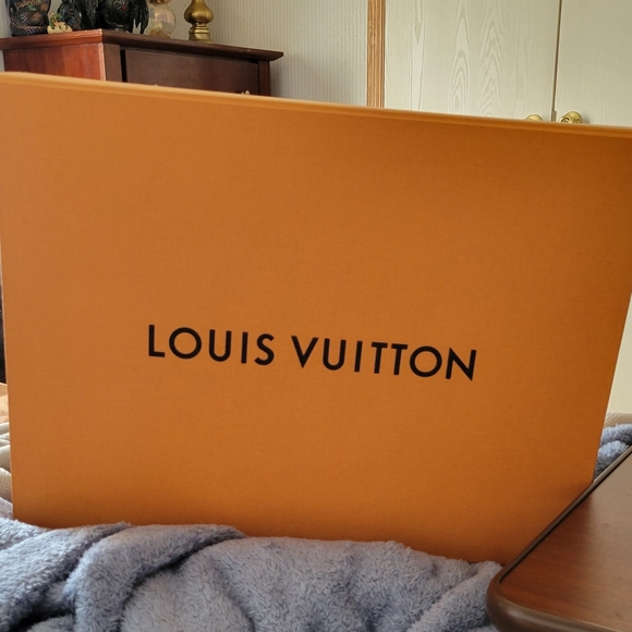 Louis Vuitton Magnetic Boxes - Picture 3 of 4